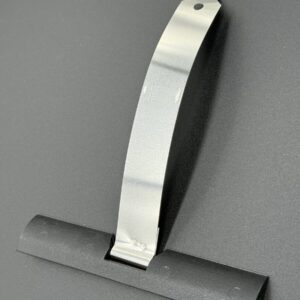 Attache de tablier acier